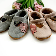 Load image into Gallery viewer, Oyster Lily Janes Infant Baby &amp; Toddler Girl Shoes
