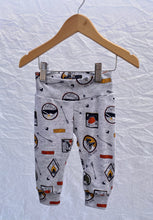 Load image into Gallery viewer, Take Me Outside Leggings
