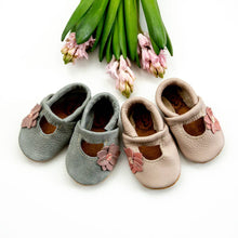 Load image into Gallery viewer, Oyster Lily Janes Infant Baby &amp; Toddler Girl Shoes
